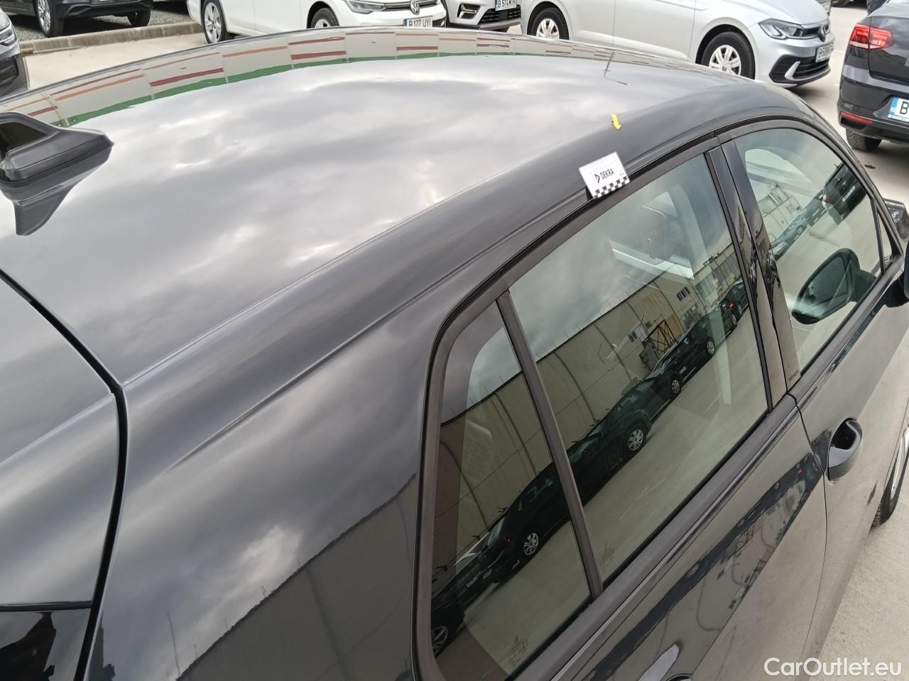  Volkswagen  Golf  Life 1.0 TSI #40