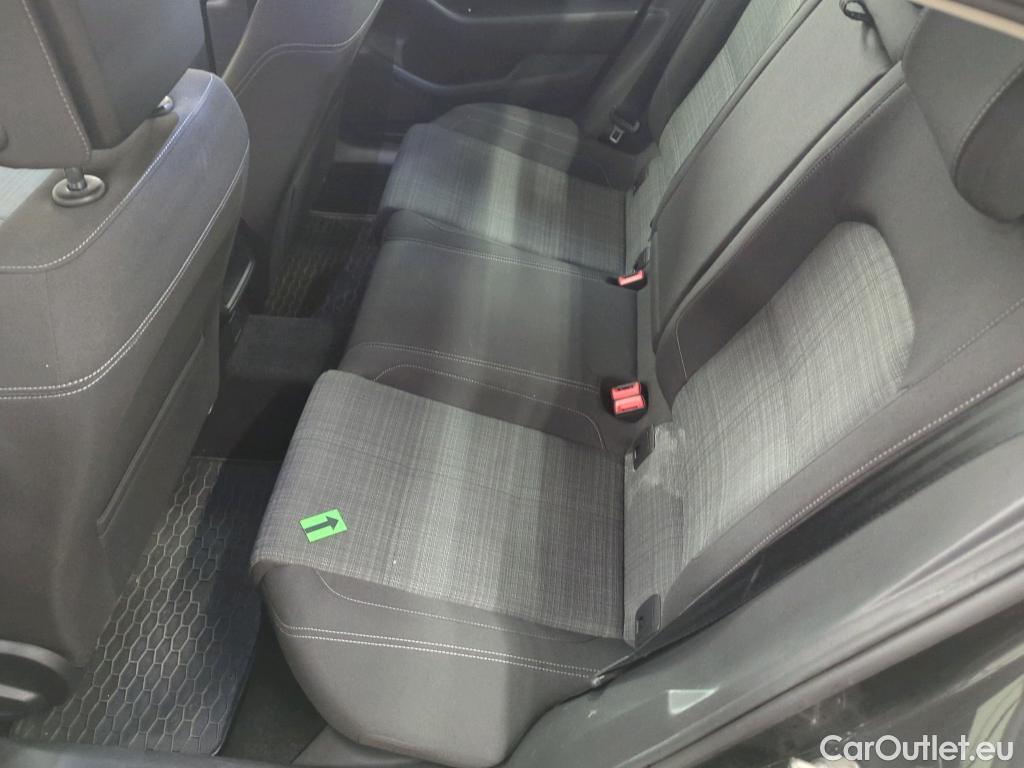  Volkswagen  Passat Comfortline 2.0 TDI 150 CP #20
