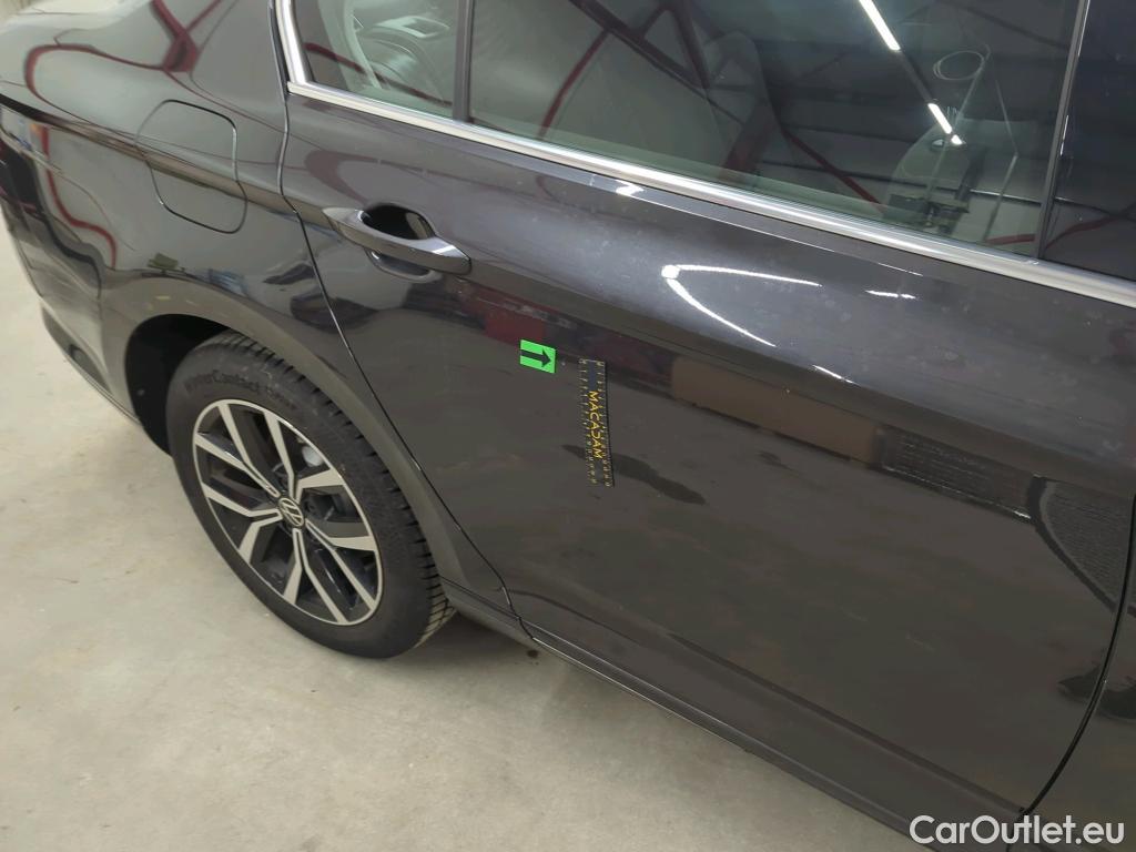  Volkswagen  Passat Comfortline 2.0 TDI 150 CP #32