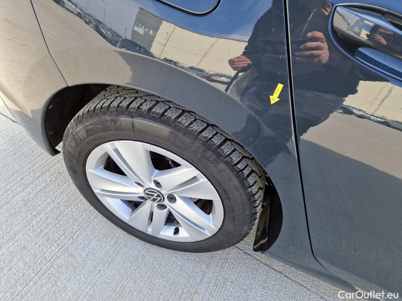  Volkswagen  Golf  Life 1.0 TSI #28
