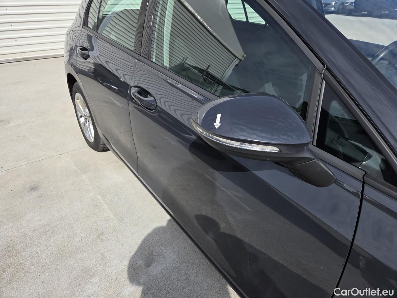  Volkswagen  Golf  Life 1.0 TSI #28