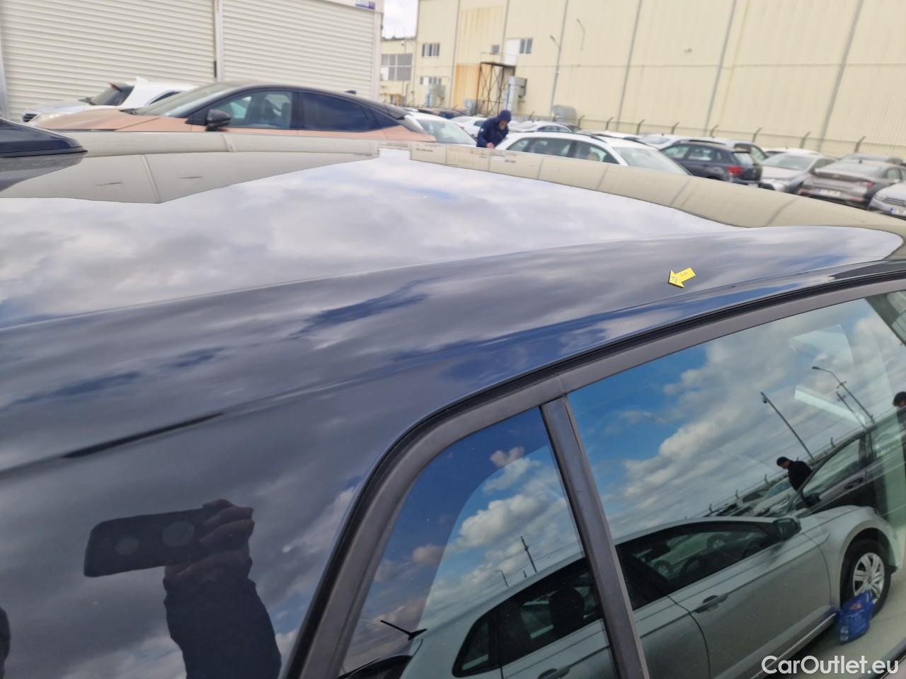  Volkswagen  Golf  Life 1.0 TSI #28