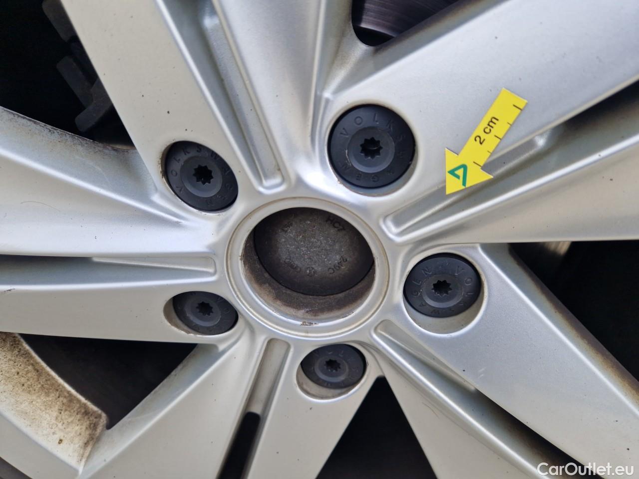  Volkswagen  Golf  Life 1.0 TSI #39