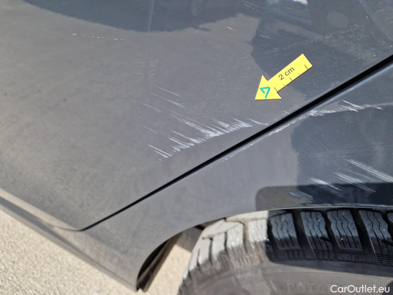  Volkswagen  Golf  Life 1.0 TSI #36