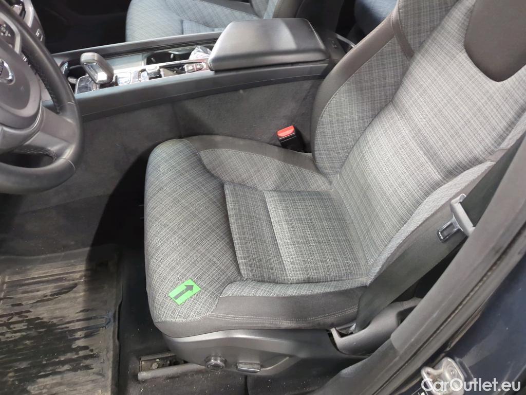  Volvo  XC60 2.0 B4 D 197CP Momentum Pro AT8 AWD #41