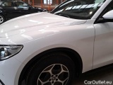  Alfa Romeo   STELVIO ALFA ROMEO / 2017 / 5P / SUV 2.2 TD 160 CV SUPER BUSINESS AT8 RWD #51