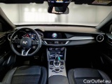 Alfa Romeo   STELVIO ALFA ROMEO / 2017 / 5P / SUV 2.2 TD 190 CV SPRINT AT8 Q4 #3