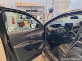  Peugeot  3008 PEUGEOT  / 2020 / 5P / SUV BLUEHDI 130 EAT8 SeS ALLURE #98