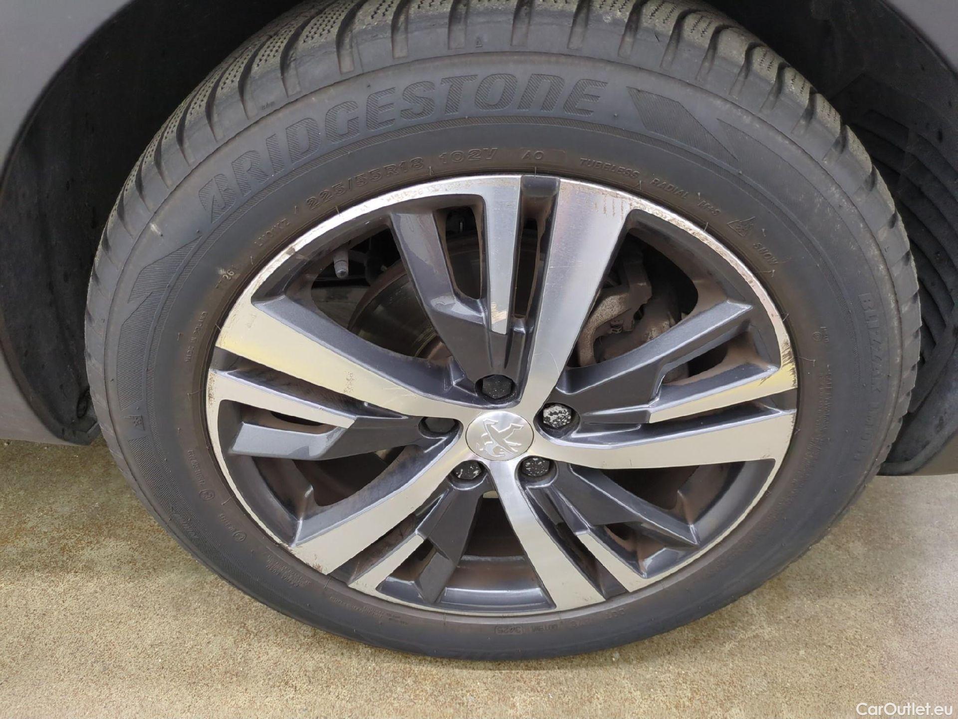  Peugeot  5008  Allure 1.5 HDi 130CV BVA8 7 Sieges E6d #9