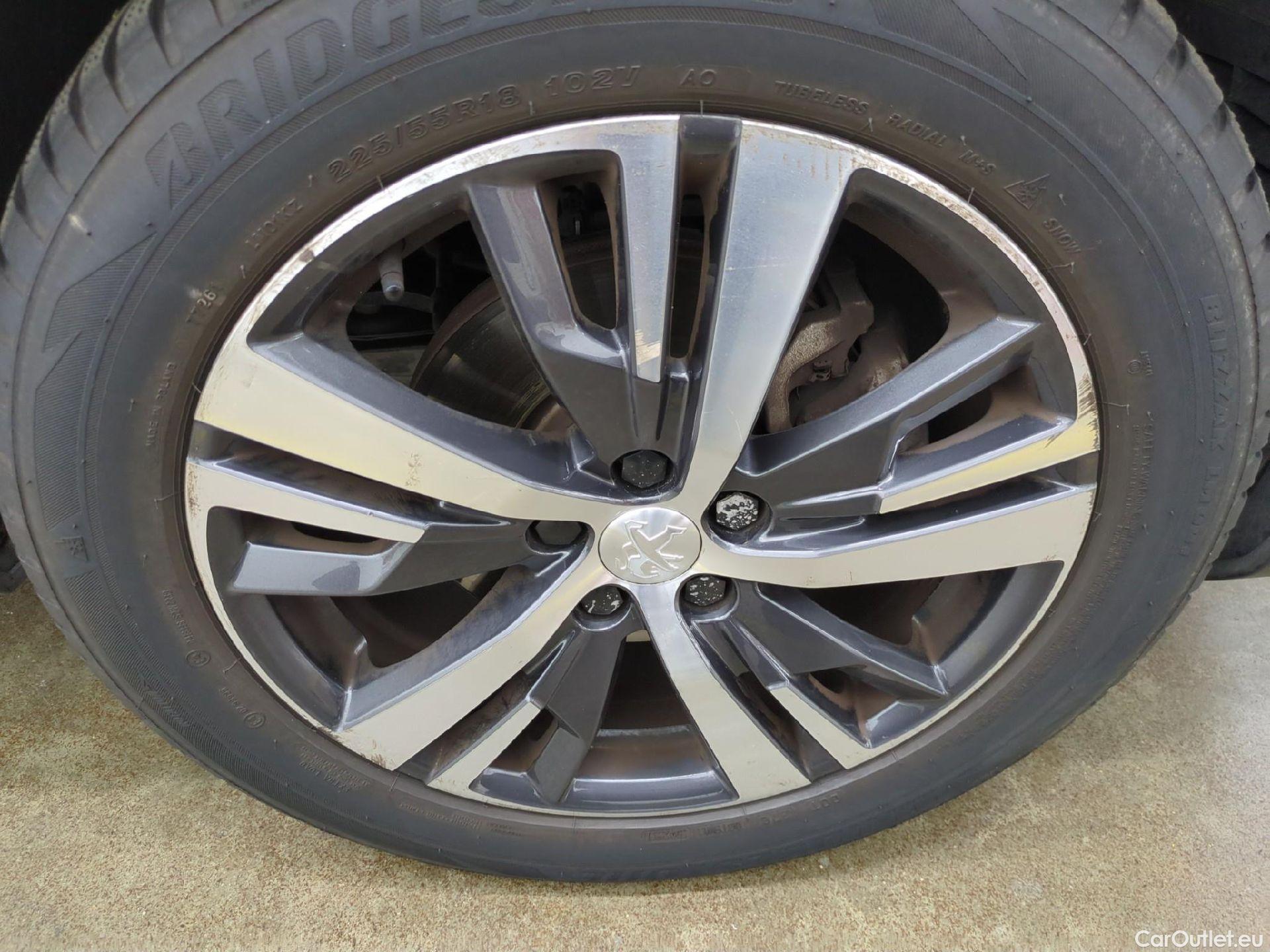  Peugeot  5008  Allure 1.5 HDi 130CV BVA8 7 Sieges E6d #12