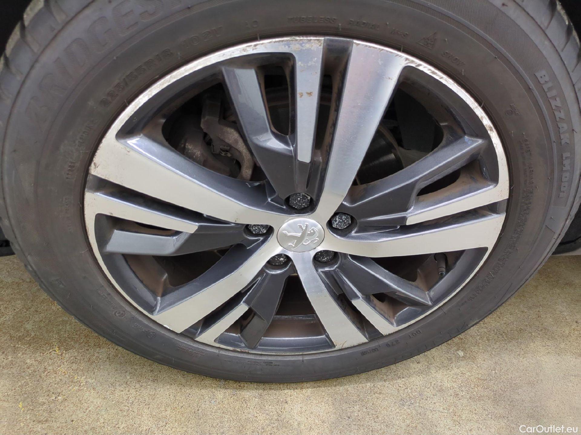  Peugeot  5008  Allure 1.5 HDi 130CV BVA8 7 Sieges E6d #15