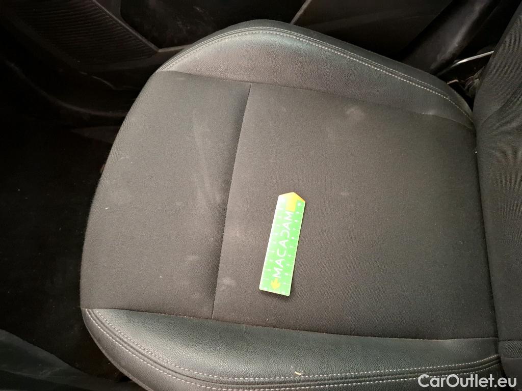  Renault  Kangoo RENAULT  / 2021 / 4P / Fourgonnette GD CONFORT - BLUE DCI 95 #25