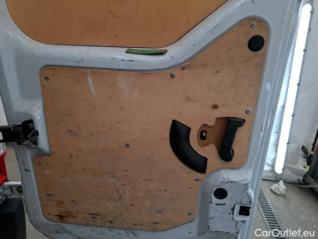  Renault  Master  Fourgon L2H2 3 3 Grand Confort dCi 135CV BVM6 E6dT #15