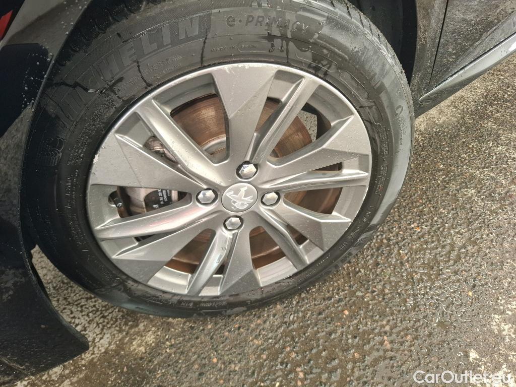  Peugeot  208  (e-) Allure Pack 50kWh BVA / VO RECONDITIONNE - PHOTOS AVANT RECONDITIONNEMENT #1