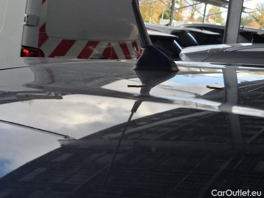  Nissan  Micra NISSAN  / 2016 / 5P / Berline IG-T 92 Business Edition / VO RECONDITIONNE - PHOTOS AVANT RECONDITIONNEMENT #14