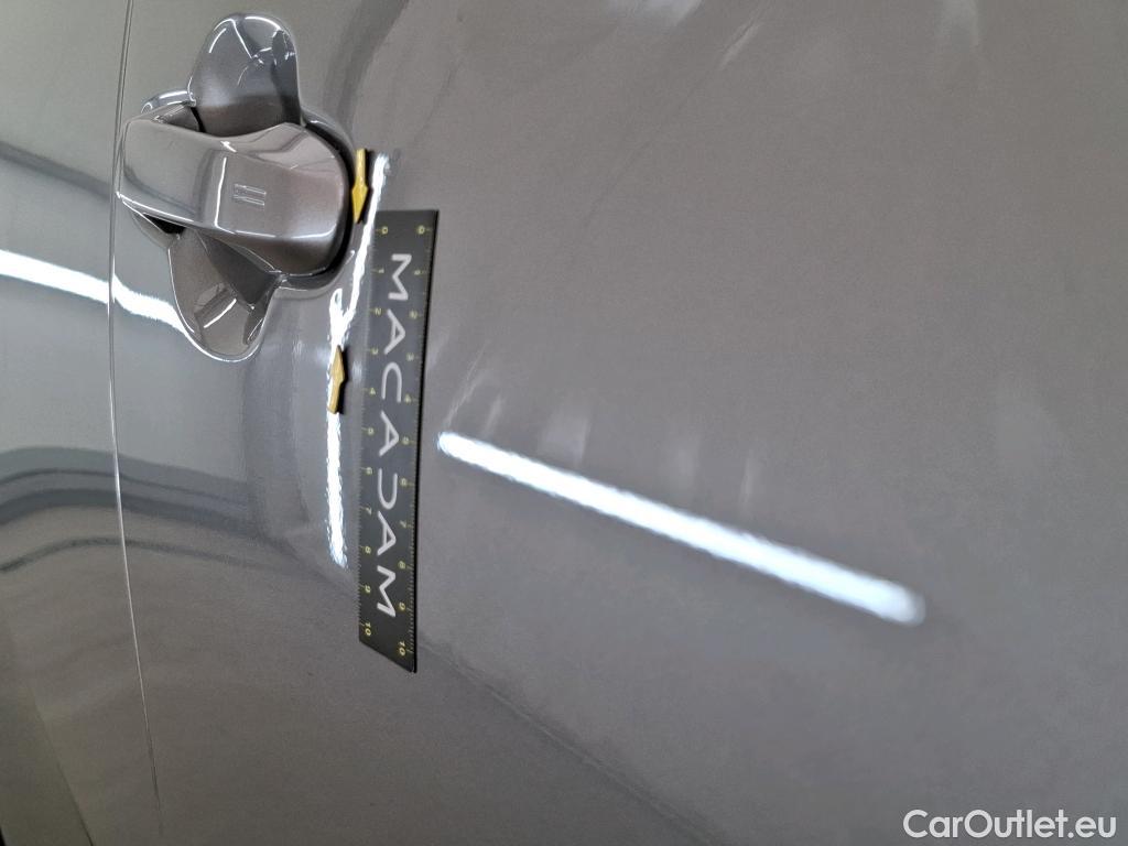  Toyota  C-HR  / 2016 / 5P / SUV 1.8 Hybride 122 Dynamic Business Stage A / VO RECONDITIONNE / PHOTOS AVANT RECONDITIONNEMENT #7