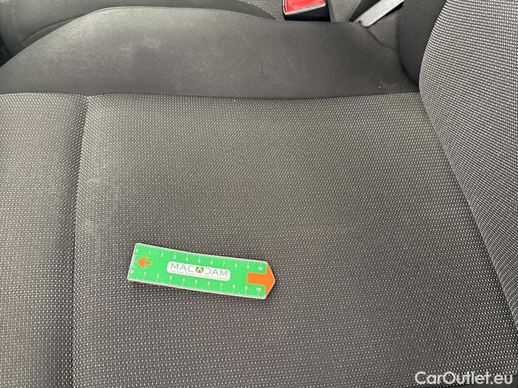  Toyota  Proace  City / 2019 / 4P / Fourgonnette 1.5 Medium 100 D-4D Business #6