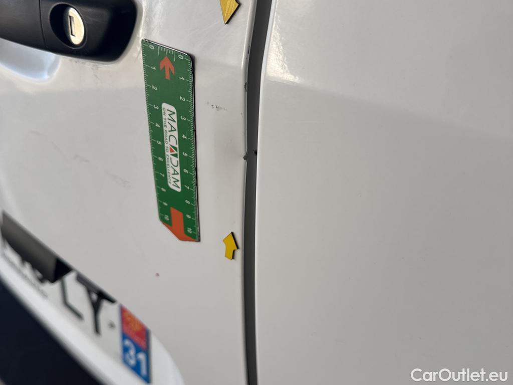  Toyota  Proace  City / 2019 / 4P / Fourgonnette 1.5 Medium 100 D-4D Business #5