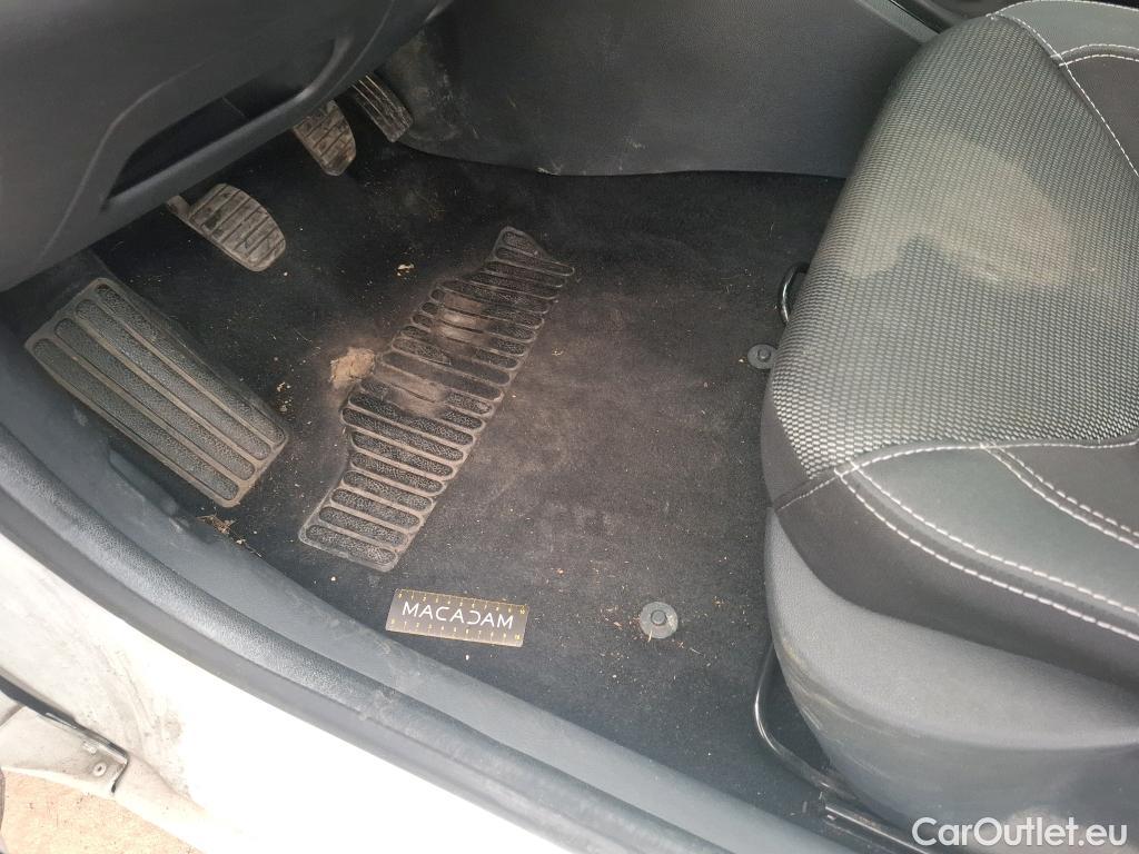  Renault  Clio  IV Air MediaNav 1.5 dCi 75CV BVM5 E6 #17