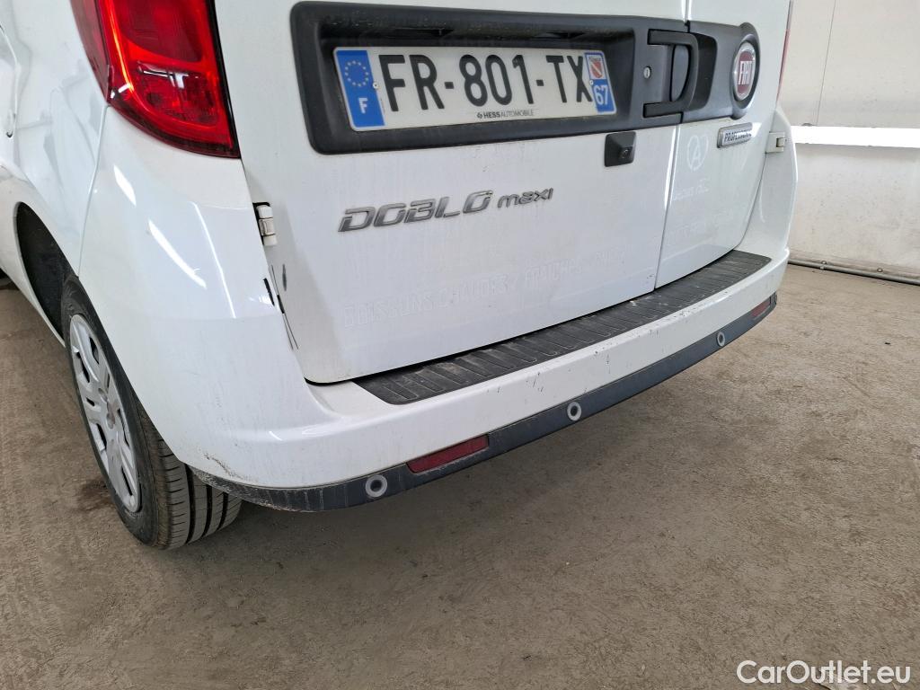  Fiat  Doblo FIAT Doblò Cargo / 2015 / 4P / Fourgonnette Maxi 1.3 Multijet 95 Pro Lounge 750kg #27