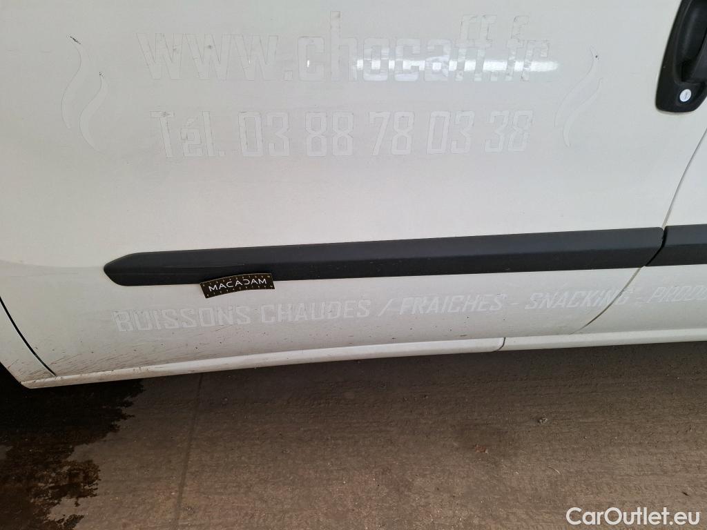  Fiat  Doblo FIAT Doblò Cargo / 2015 / 4P / Fourgonnette Maxi 1.3 Multijet 95 Pro Lounge 750kg #46