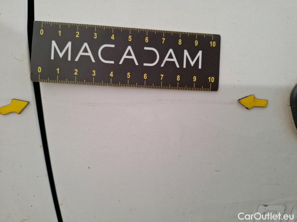  Fiat  Doblo FIAT Doblò Cargo / 2015 / 4P / Fourgonnette Maxi 1.3 Multijet 95 Pro Lounge 750kg #45