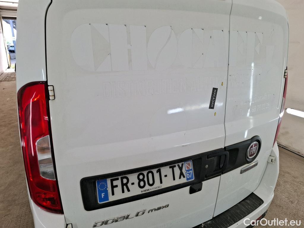  Fiat  Doblo FIAT Doblò Cargo / 2015 / 4P / Fourgonnette Maxi 1.3 Multijet 95 Pro Lounge 750kg #23