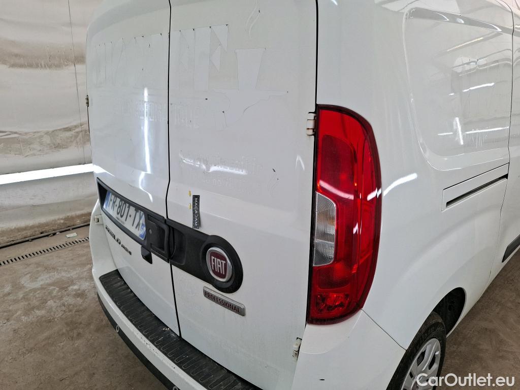  Fiat  Doblo FIAT Doblò Cargo / 2015 / 4P / Fourgonnette Maxi 1.3 Multijet 95 Pro Lounge 750kg #18