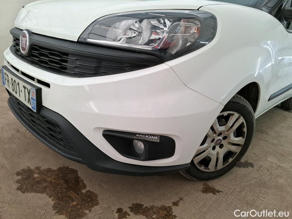  Fiat  Doblo FIAT Doblò Cargo / 2015 / 4P / Fourgonnette Maxi 1.3 Multijet 95 Pro Lounge 750kg #53
