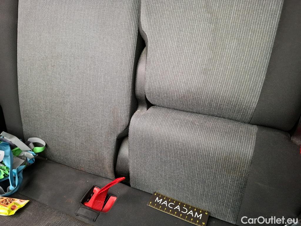  Fiat  Doblo FIAT Doblò Cargo / 2015 / 4P / Fourgonnette Maxi 1.3 Multijet 95 Pro Lounge 750kg #40