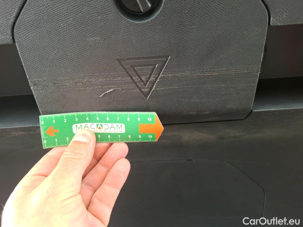  Peugeot  5008 PEUGEOT  / 2020 / 5P / SUV PureTech 180 S&S EAT8 GT Pack #16