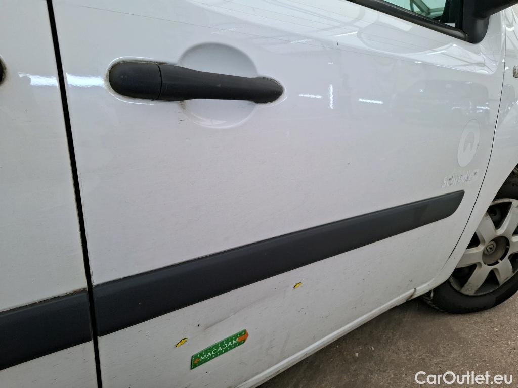  Renault  Kangoo RENAULT  Express / 2013 / 4P / Fourgonnette Extra R-Link dCi 75
 #16