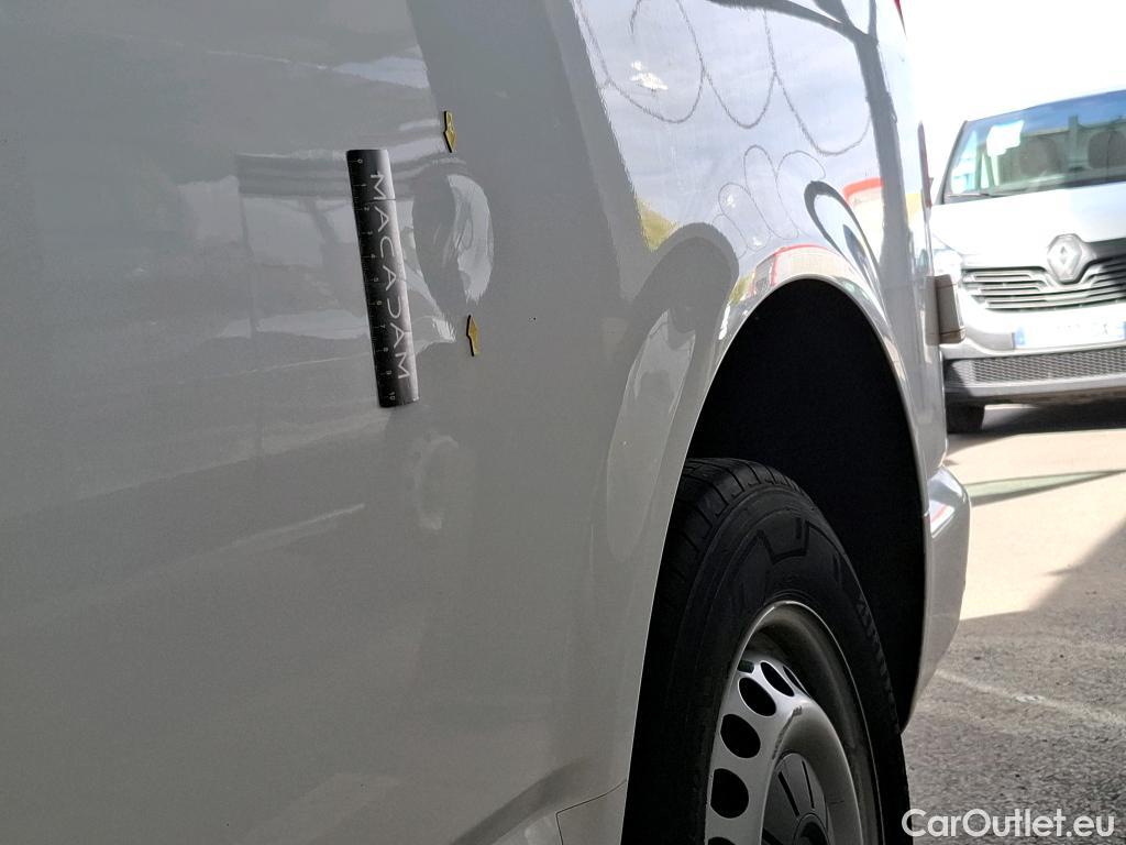  Volkswagen  Transporter VOLKSWAGEN  / 2019 / 4P / Fourgon tôlé 2.0 TDi 150 DSG7 L1H1 Business Line Plus #14