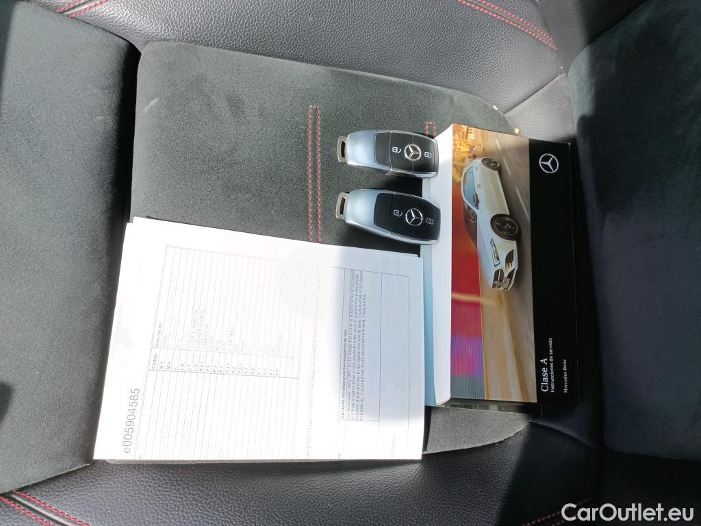  Mercedes  A-Klasse MERCEDES-BENZ CLASE A 5p 4G berlina con portón A 200 #17