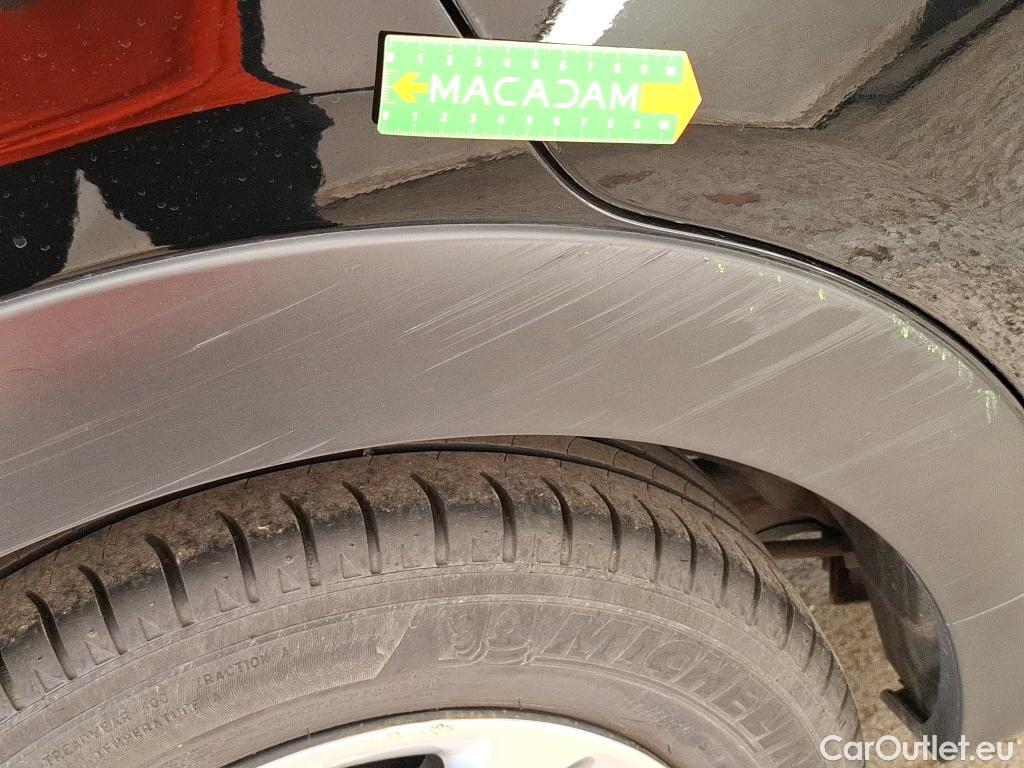  Citroen  C3  Société Feel Nav 1.2 PureTech 80CV BVM5 E6 #18