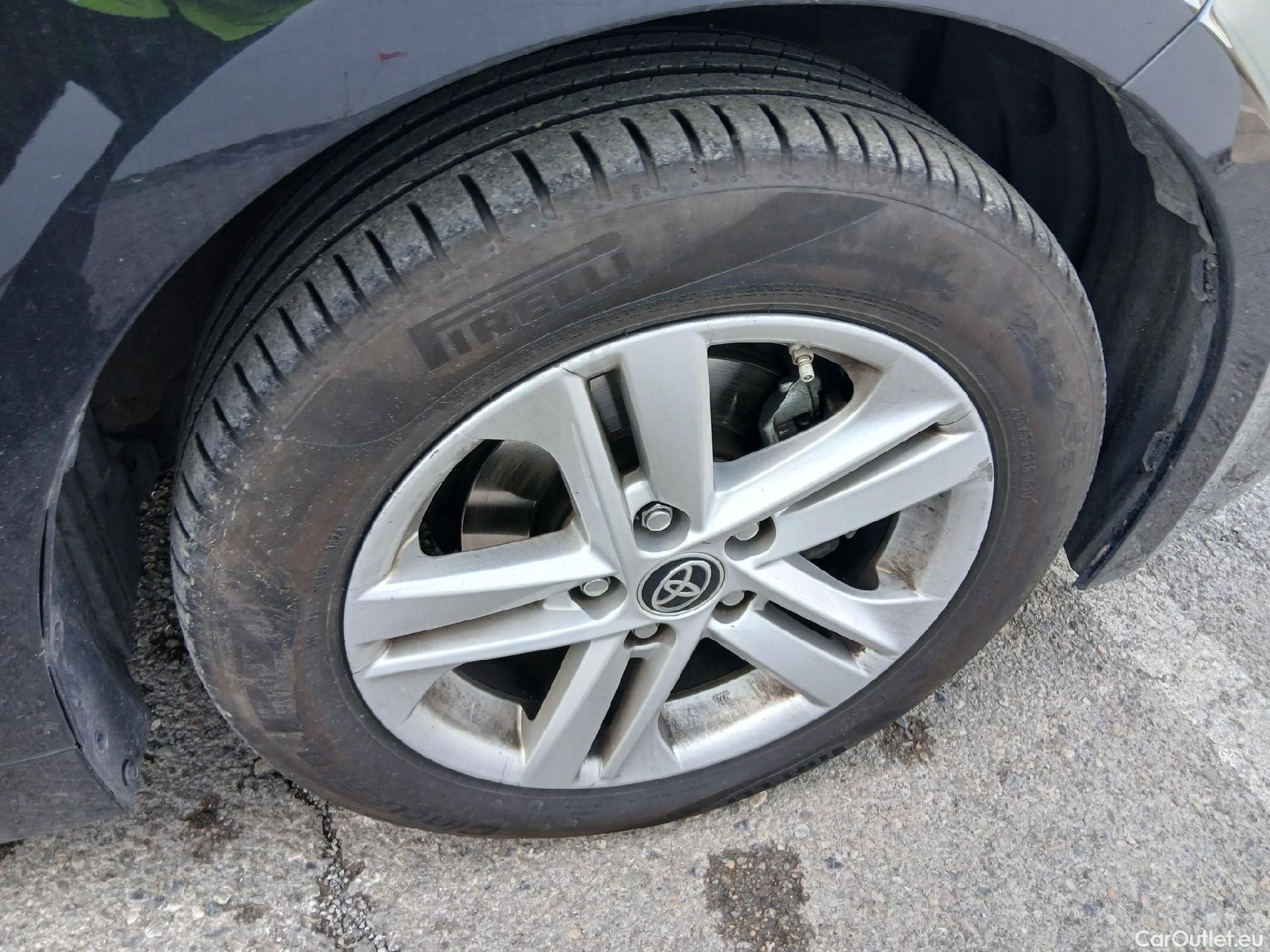  Toyota  Corolla TOYOTA  / 2019 / 5P / berlina con portón 1.8 125H BUSINESS PLUS E-CVT #17