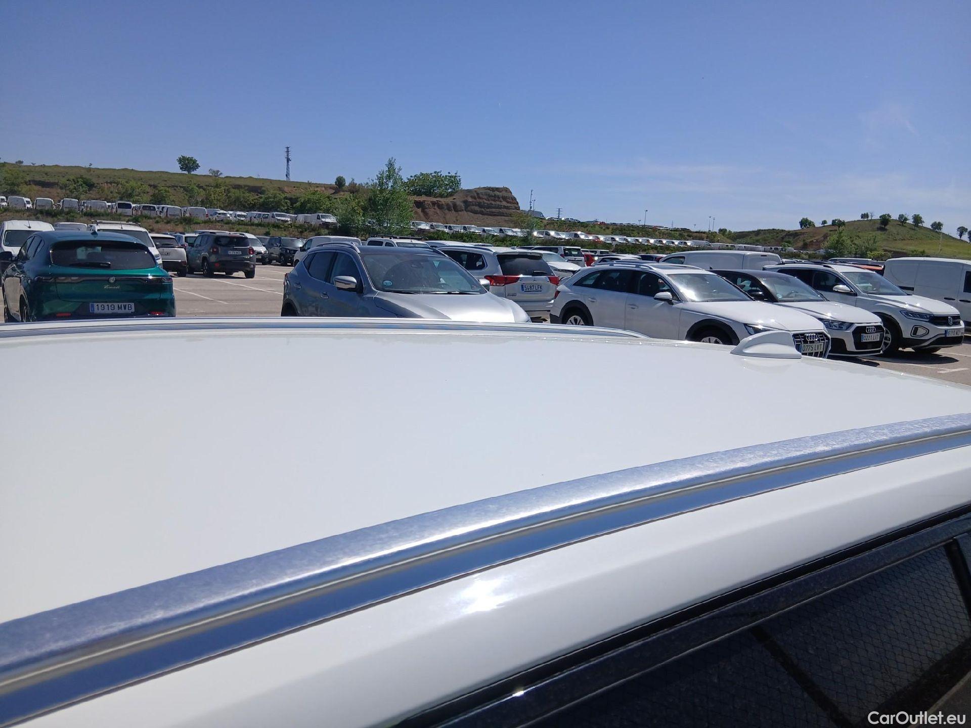  Volvo  V60 VOLVO  Cross Country / 2018 / 5P / familiar 2.0 D4 AUTO PRO #19