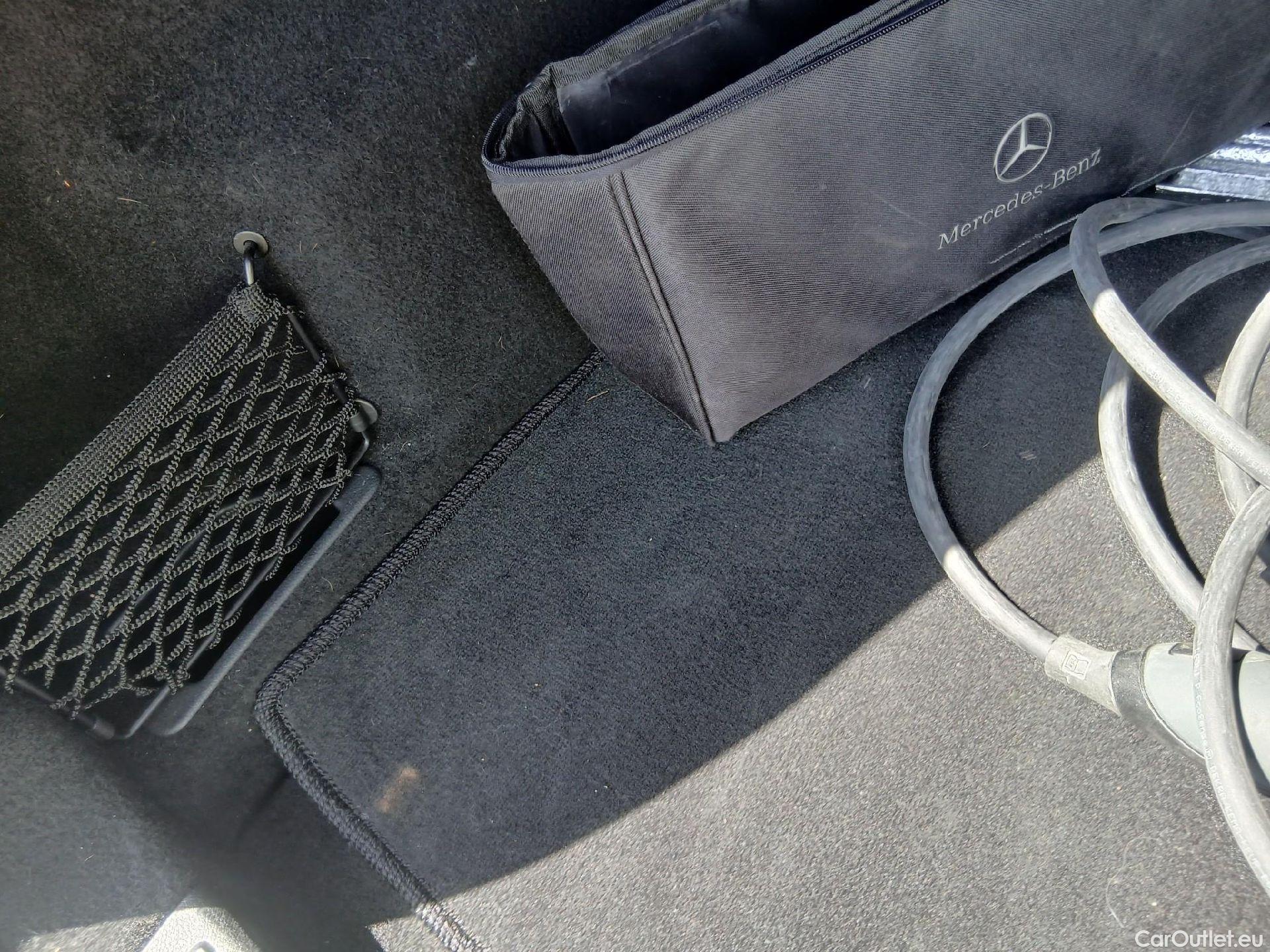  Mercedes  GLA MERCEDES-BENZ  / 2020 / 5P / todoterreno  250 e #2