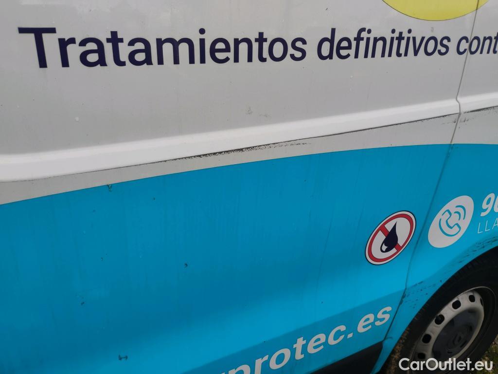  Renault  Trafic RENAULT  / 2019 / 4P / furgón Furgón 27 L1H1 Energy BluedCi 88 kW #15
