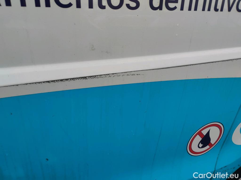  Renault  Trafic RENAULT  / 2019 / 4P / furgón Furgón 27 L1H1 Energy BluedCi 88 kW #16