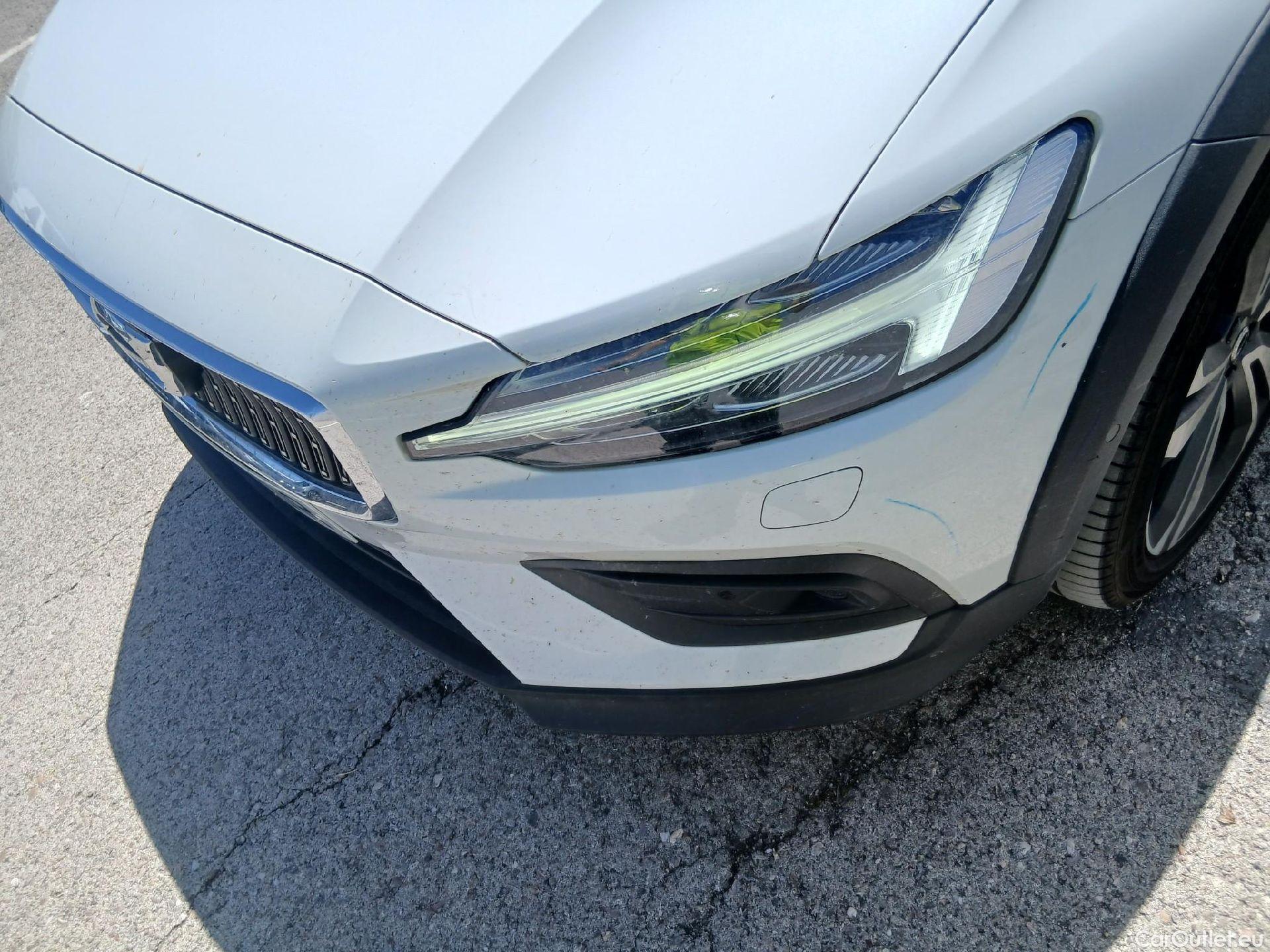  Volvo  V60 VOLVO  Cross Country / 2018 / 5P / familiar 2.0 D4 AUTO PRO #4