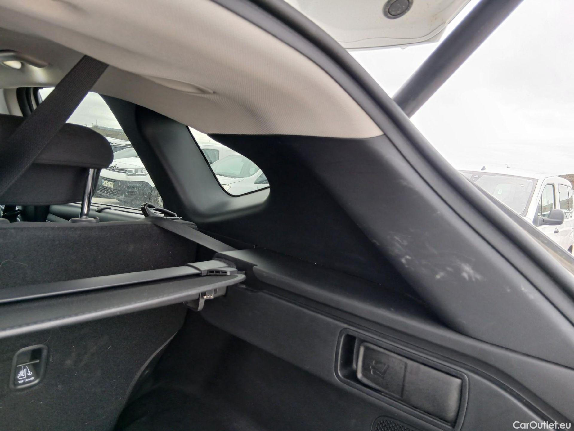  Hyundai  Tucson HYUNDAI  / 2020 / 5P / todoterreno 1.6 TGDI PHEV 195kW Tecno Sky Auto 4x4 #50