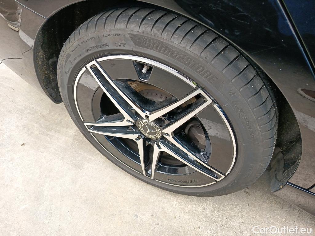  Mercedes  C-Klasse MERCEDES-BENZ Clase C / 2021 / 4P / sedán C 220 d #3