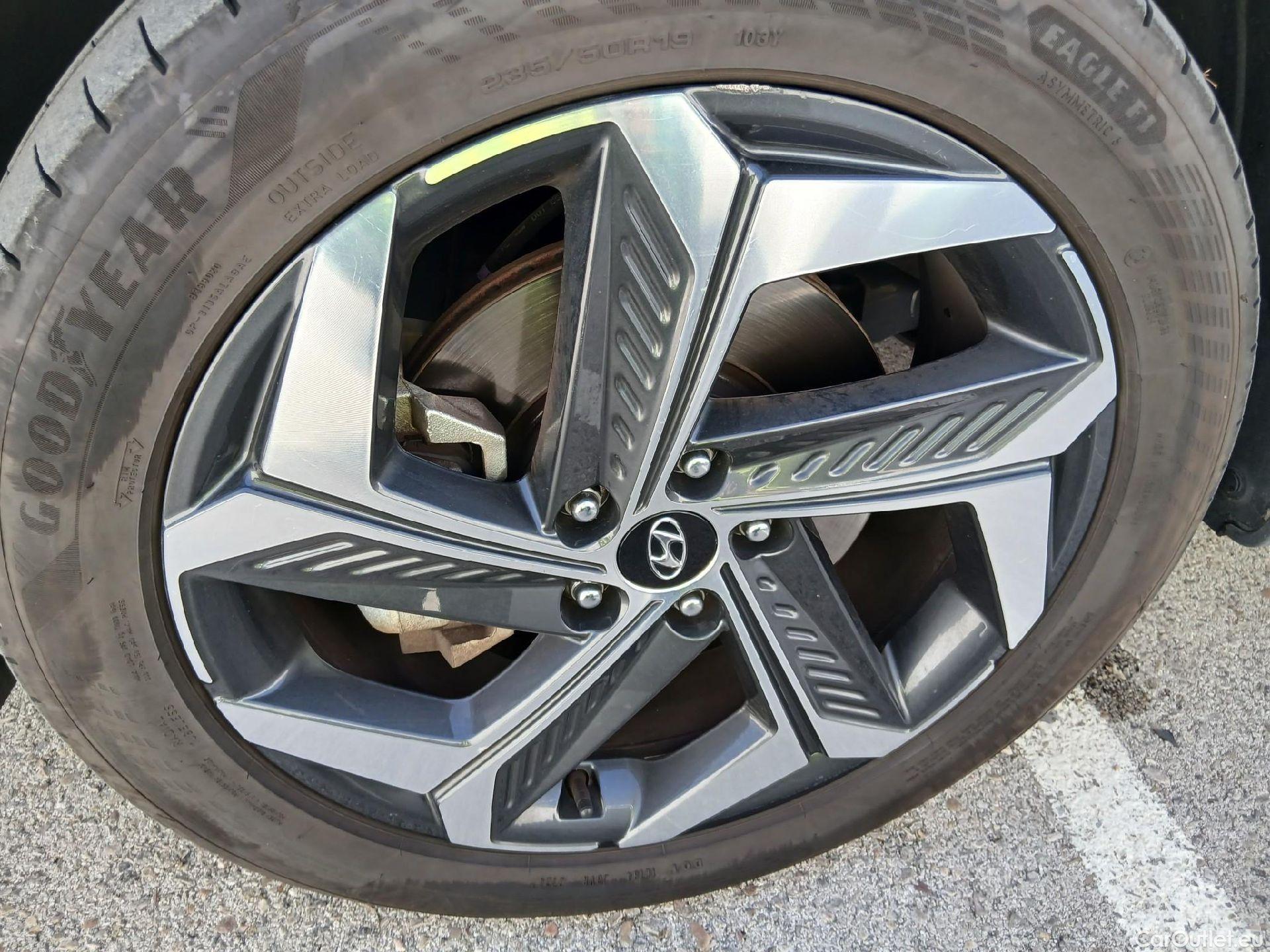  Hyundai  Tucson HYUNDAI  1.6 TGDI PHEV 265 CV Tecno Sky Auto 4x4 #10