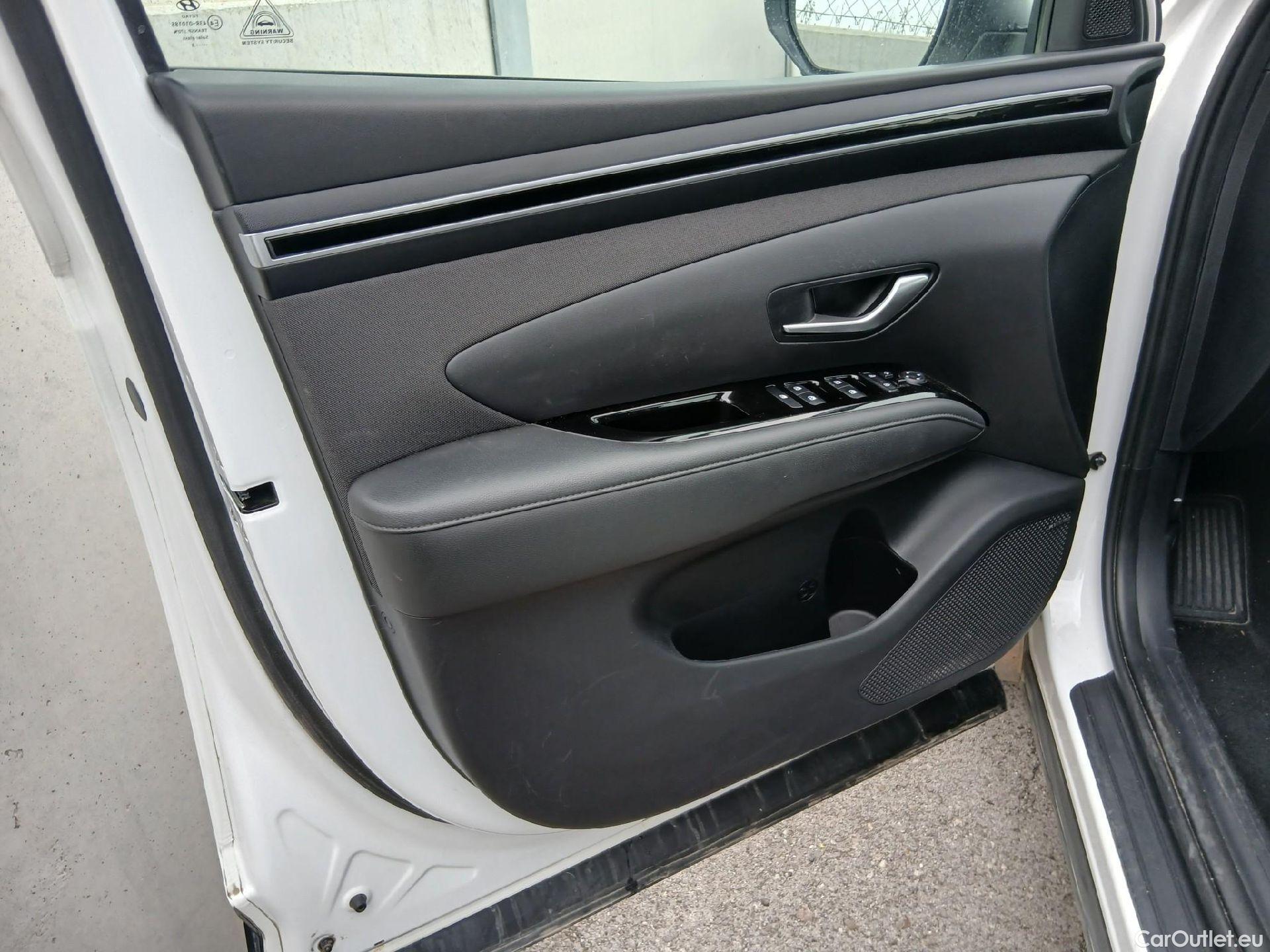  Hyundai  Tucson HYUNDAI  / 2020 / 5P / todoterreno 1.6 TGDI PHEV 195kW Tecno Sky Auto 4x4 #28