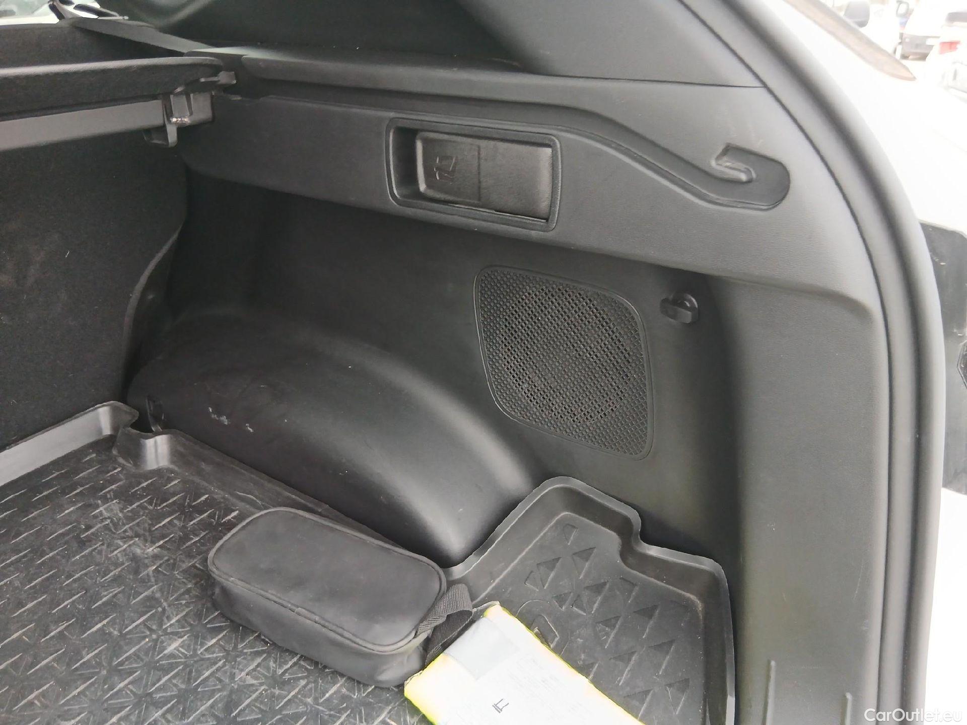  Hyundai  Tucson HYUNDAI  / 2020 / 5P / todoterreno 1.6 TGDI PHEV 195kW Tecno Sky Auto 4x4 #48