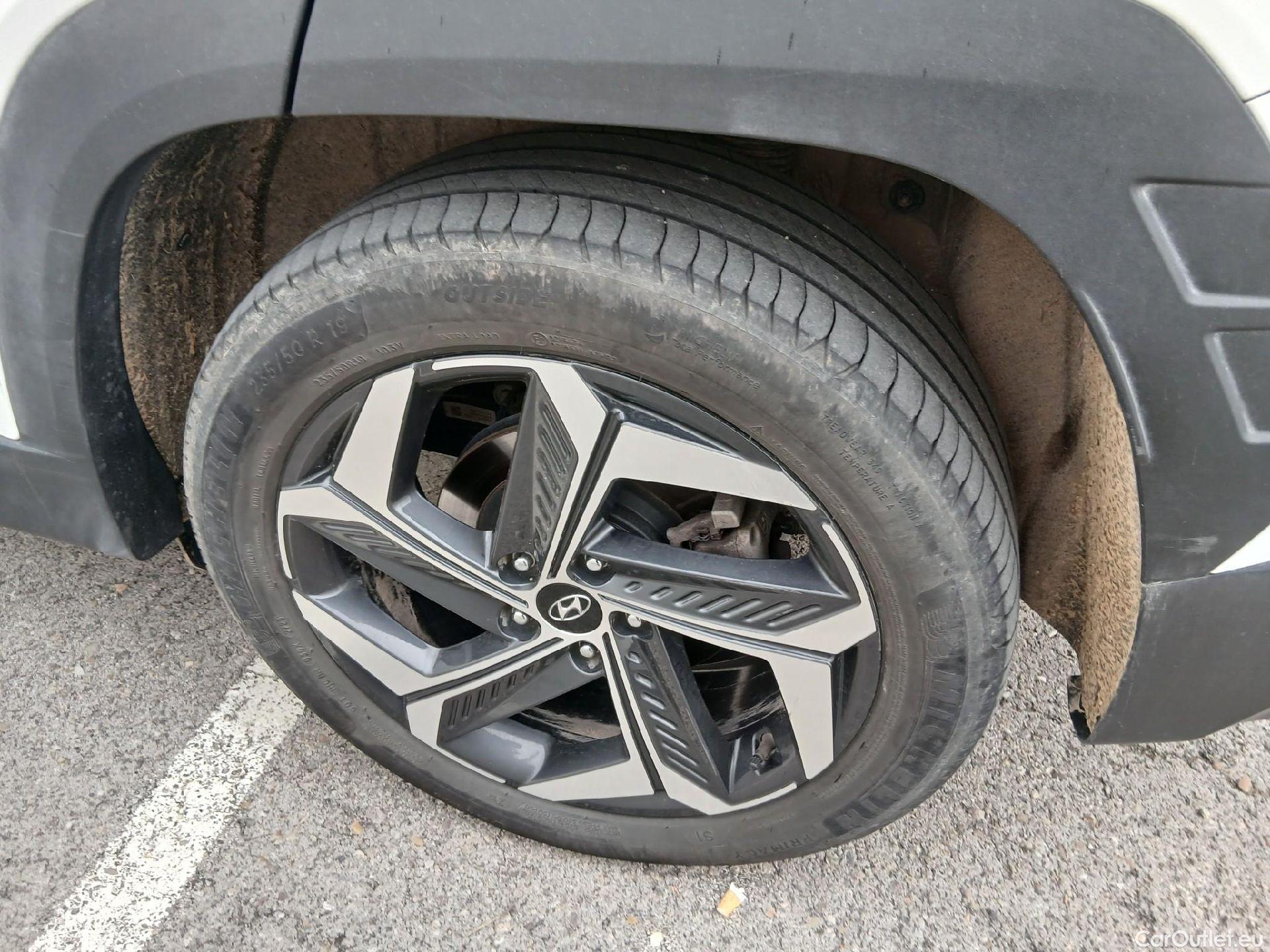  Hyundai  Tucson HYUNDAI  / 2020 / 5P / todoterreno 1.6 TGDI PHEV 195kW Tecno Sky Auto 4x4 #23