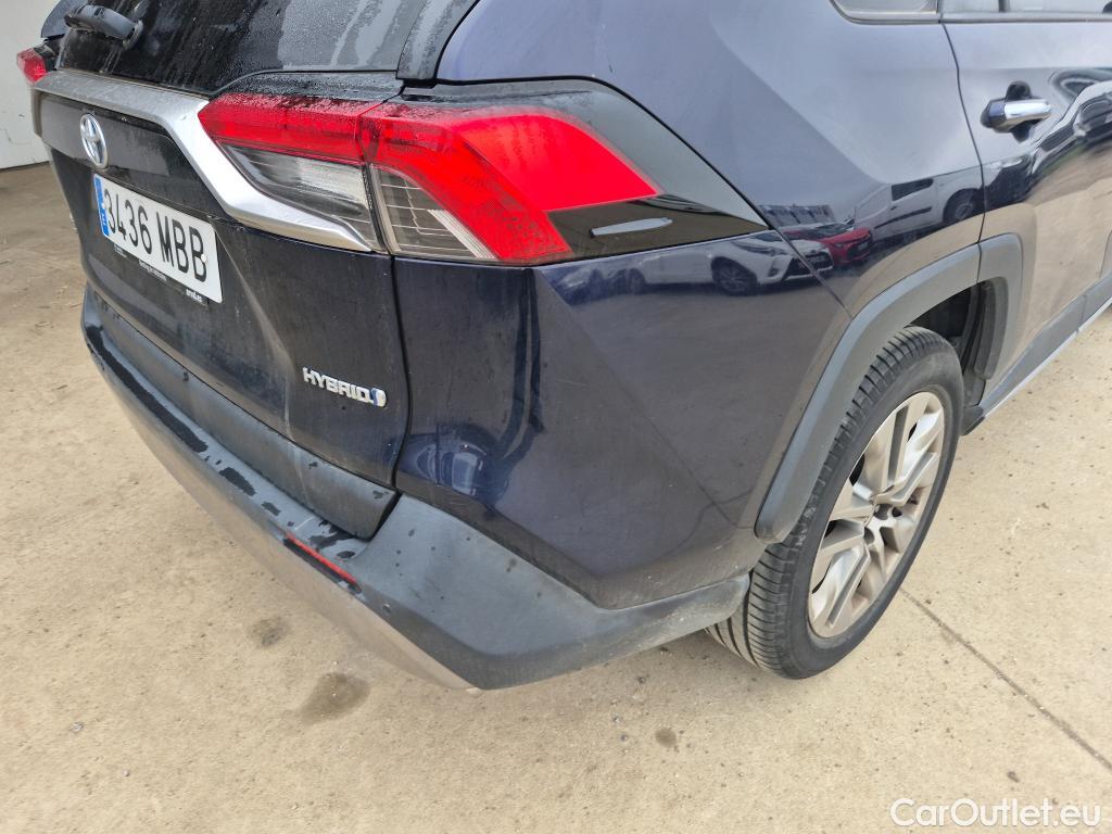  Toyota  RAV4 TOYOTA  / 2018 / 5P / todoterreno 2.5l 220H Luxury #28