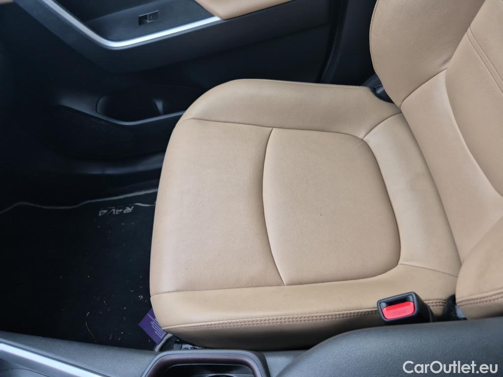 Toyota  RAV4 TOYOTA  / 2018 / 5P / todoterreno 2.5l 220H Luxury #14