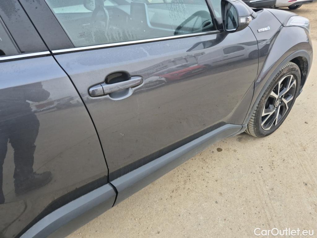  Toyota  C-HR TOYOTA  / 2019 / 5P / todoterreno 1.8 125H Advance #33